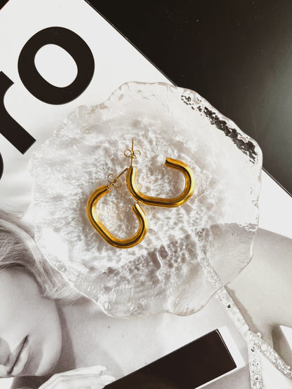 Découvrez le Magazine du Leoni Paris. Histoire des bijoux, astuces ou encore conseils d'entretien... Chaque semaine, Leoni Paris enrichit son magazine avec du contenu qualitatif dédié.